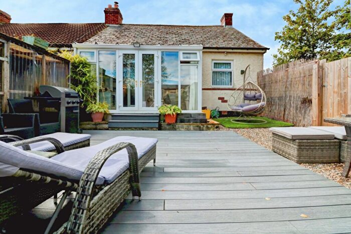 2 Bedroom Bungalow For Sale In Fourth Street, Pont Bungalows, Consett, DH8