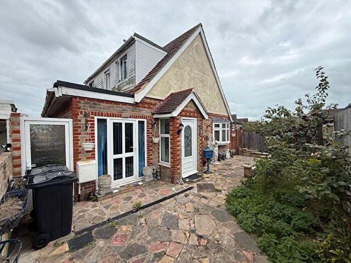 3 Bedroom Bungalow For Sale In Meadow Way, Jaywick, Essex, CO15