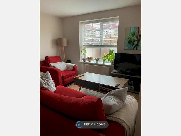 2 Bedroom Flat To Rent In Fountain Mill, Bristol, BS5