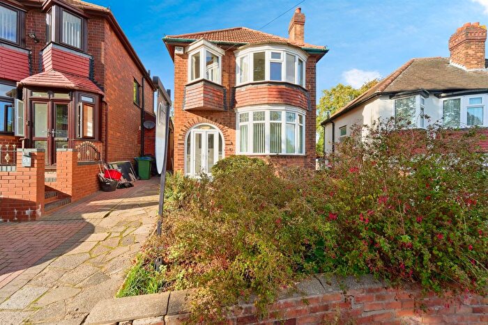 3 Bedroom Detached House For Sale In The Broadway, West Bromwich, B71
