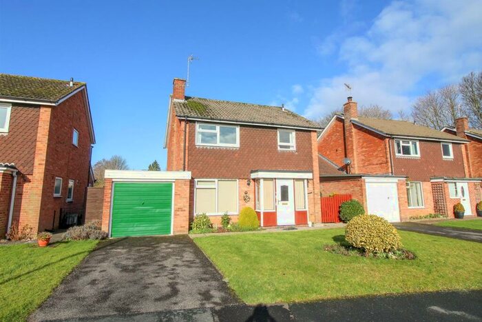 4 Bedroom Detached House For Sale In Mallorie Close, Ripon, HG4