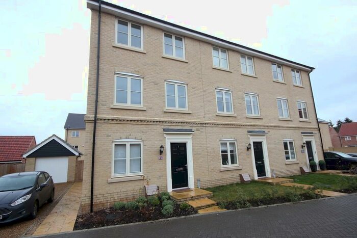 4 Bedroom Town House To Rent In Cormorant Drive, Norwich, NR7