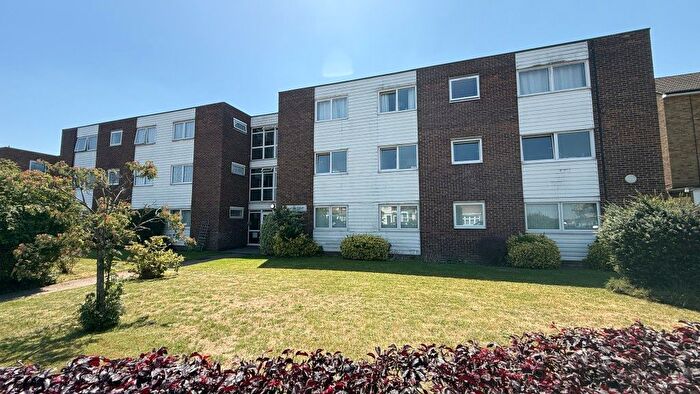 2 Bedroom Flat For Sale In Flat, Stevanne Court, Lessness Park, Belvedere, Kent, DA17