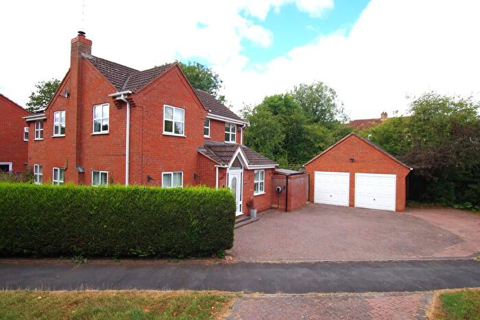 4 Bedroom Detached House For Sale In Foxglove Avenue, Uttoxeter, ST14
