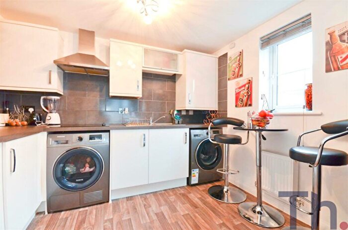 1 Bedroom Flat For Sale In East Cowes, Isle Of Wight, PO32