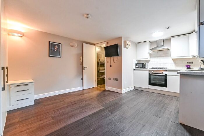 Studio To Rent In Caledonian Road, Barnsbury, N1