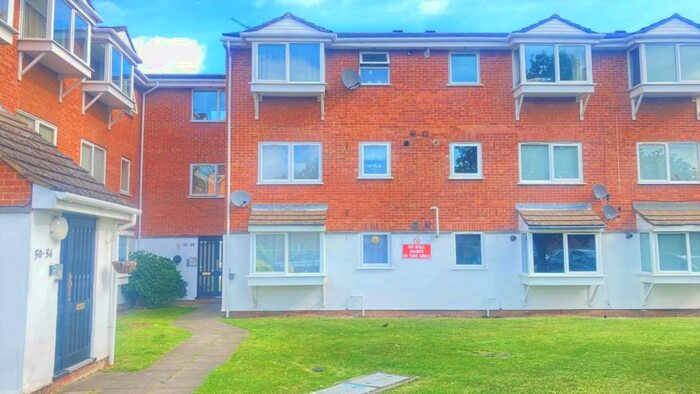 1 Bedroom Apartment To Rent In Braithwaite Avenue, RM7