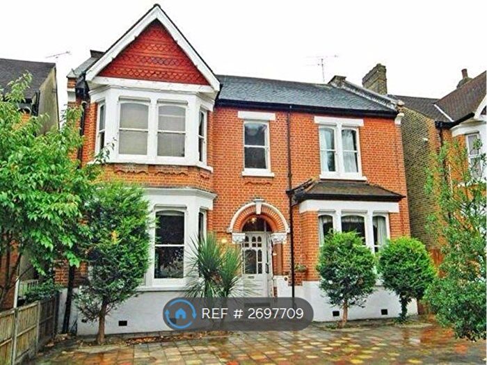 Studio To Rent In Ealing, London, W5