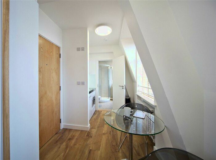 Apartment To Rent In Princess Beatrice House, Chelsea, London, SW10