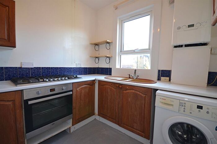 2 Bedroom Flat To Rent In Elvendon Road, London, N13