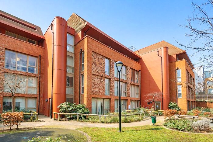2 Bedroom Flat For Sale In Portway House, Ossory Road, London, SE1