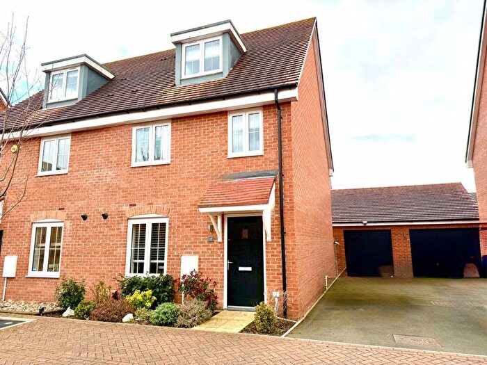 4 Bedroom Semi-Detached House To Rent In Nightingale Lane, Flitwick, Bedford, MK45