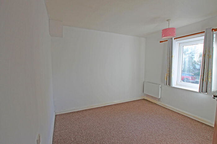 1 Bedroom Flat To Rent In Castle Street, Ryde, PO33