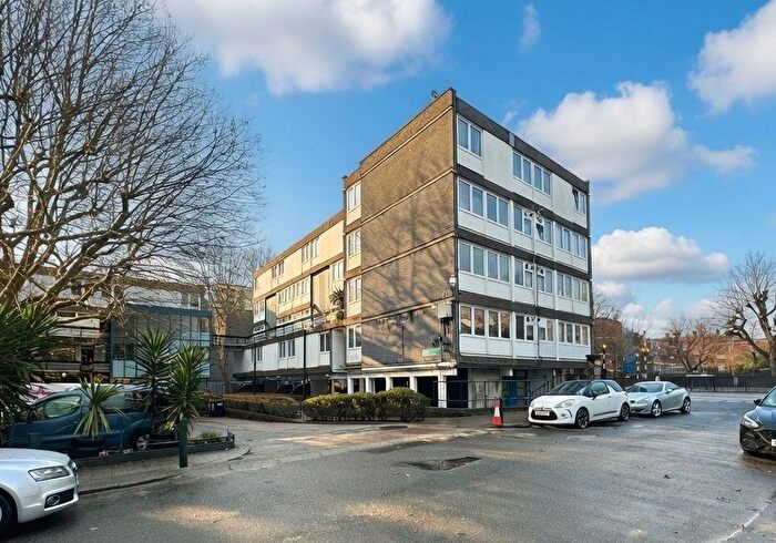 1 Bedroom Flat For Sale In Holliday Square, Wandsworth, London, SW11