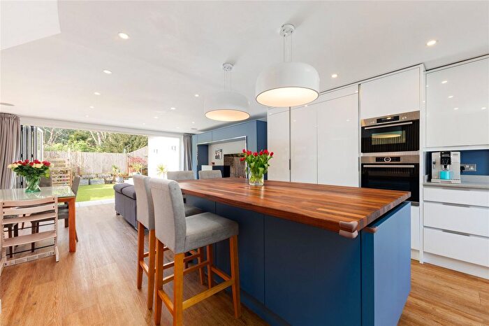 3 Bedroom End Of Terrace House To Rent In Seaton Close, Putney, London, SW15