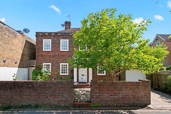 4 Bedroom Detached House To Rent In Preston Place, Richmond, Surrey, TW10