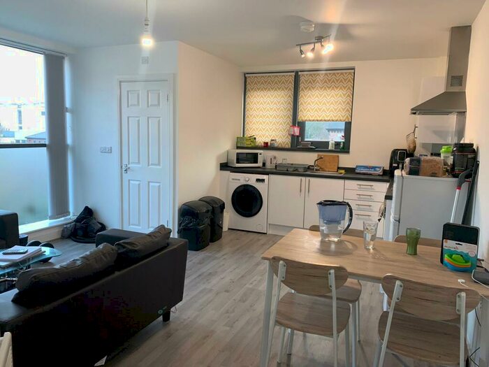 2 Bedroom Apartment To Rent In Sherwood Rise, Nottingham, NG7