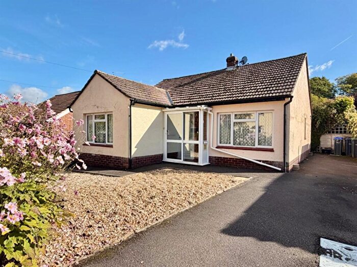 3 Bedroom Detached Bungalow For Sale In Chantry Road, Wilton, Salisbury, SP2