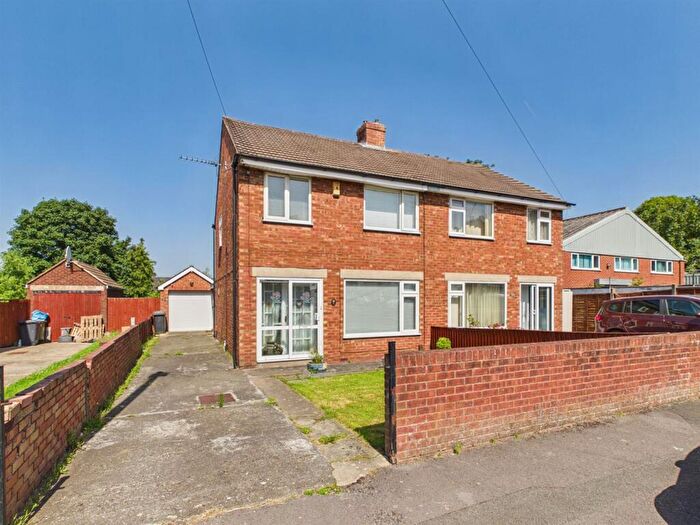 3 Bedroom Semi-Detached House For Sale In Tarrington Road, Gloucester, GL1