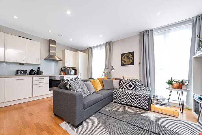 1 Bedroom Flat For Sale In Station Road, Sidcup, DA15