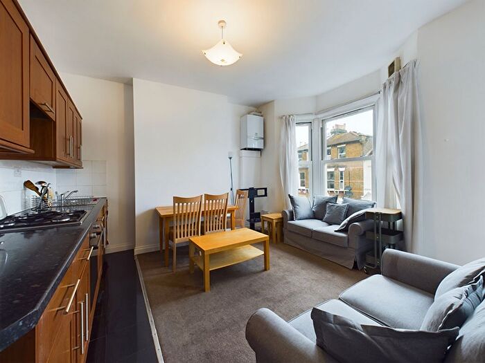 4 Bedroom Flat To Rent In Disraeli Road, London, SW15