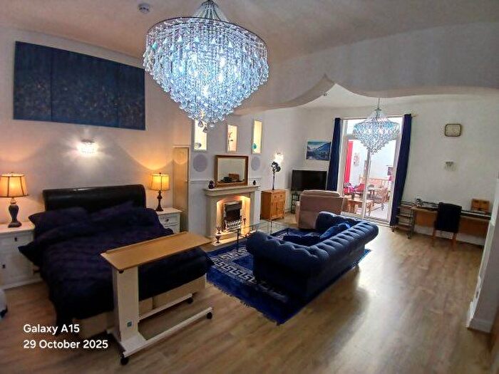 2 Bedroom Flat To Rent In Southfield Road, Middlesbrough, Middlesbrough, TS1