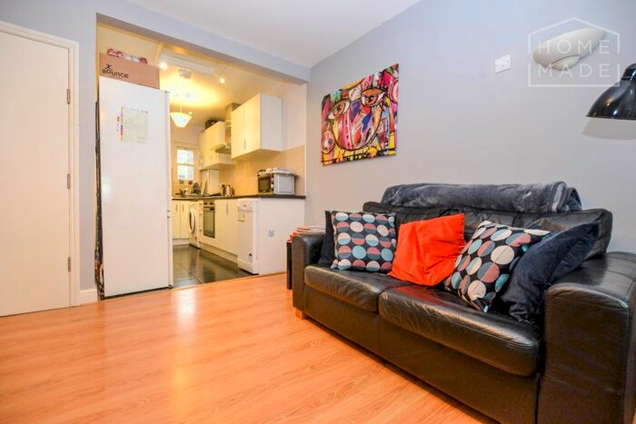 1 Bedroom Flat To Rent In Pentonville Road, Islington, N1