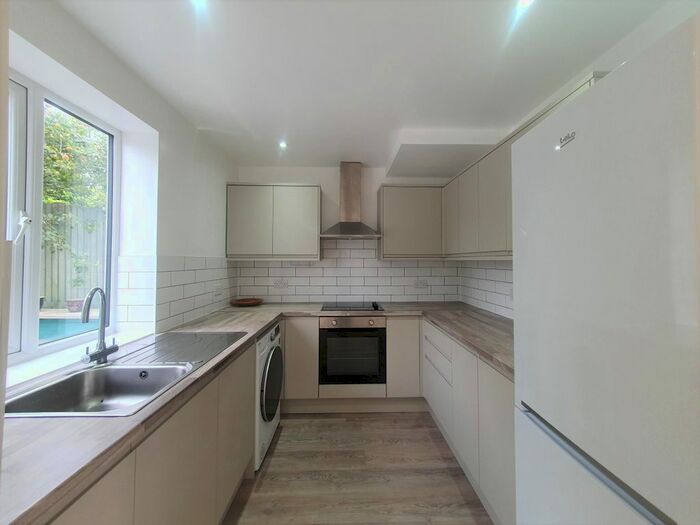 3 Bedroom Property To Rent In Greenaway Road, Newton Abbot, TQ12