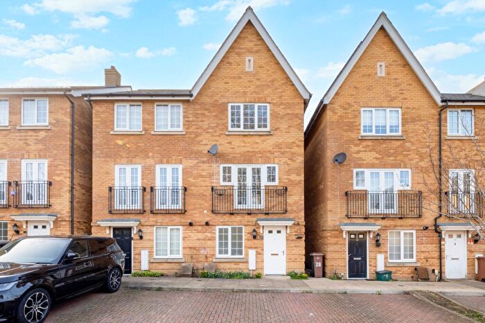3 Bedroom End Of Terrace House For Sale In Forelle Way, Carshalton, SM5
