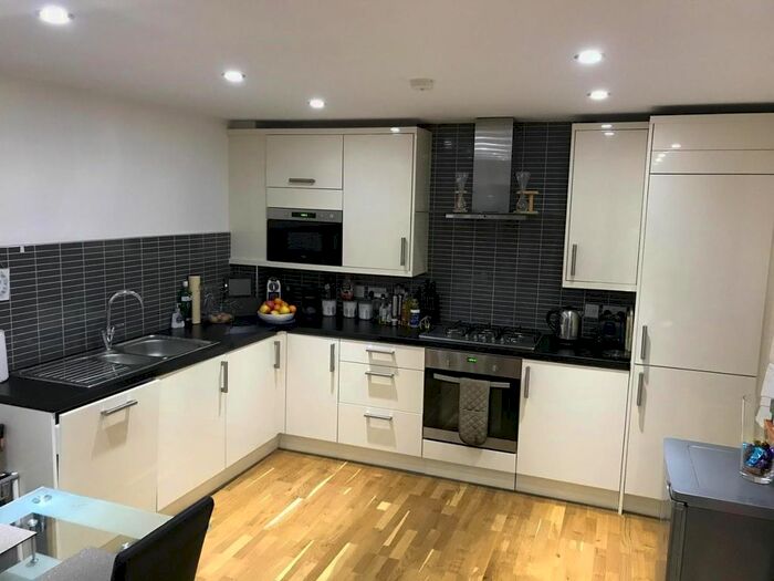 2 Bedroom Flat To Rent In Wanti Terrace, Yellowpine Way, Chigwell, IG7