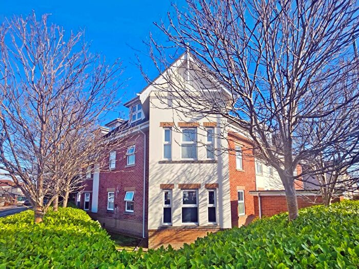 1 Bedroom Flat For Sale In Capstone Court, Capstone Road, Charminster, Bournemouth, Dorset, BH8