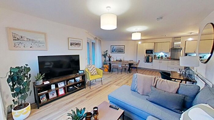 2 Bedroom Flat To Rent In Brunswick Road, Edinburgh, Midlothian, EH7
