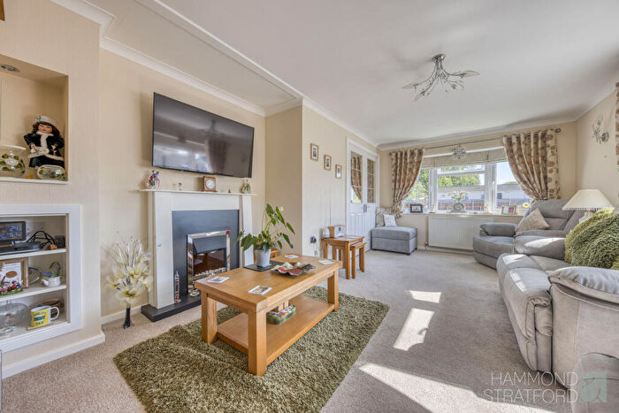 3 Bedroom Park Home For Sale In Oak Tree Park, Attleborough, NR17