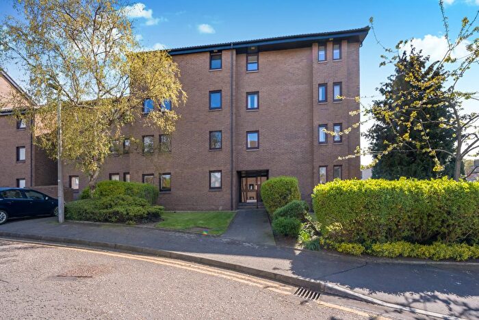 2 Bedroom Flat For Sale In / Boat Green, Canonmills, Edinburgh, EH3