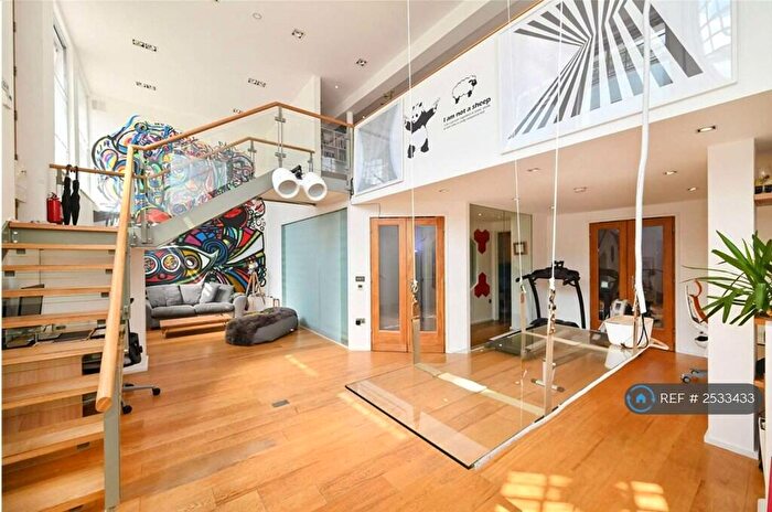 3 Bedroom Flat To Rent In Manchester Road, London, E14