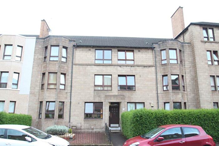 2 Bedroom Apartment To Rent In Deanston Drive, Shawlands, G41