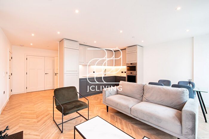 2 Bedroom Flat To Rent In Tryon House, Brook Street, KT1