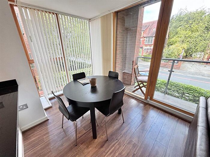 1 Bedroom Flat For Sale In Cottonfields, Barlow Moor Road, Didsbury, M20