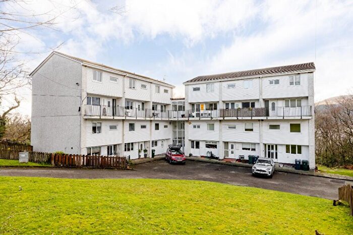 3 Bedroom Maisonette For Sale In Loch View, Ardpeaton, Cove, G84