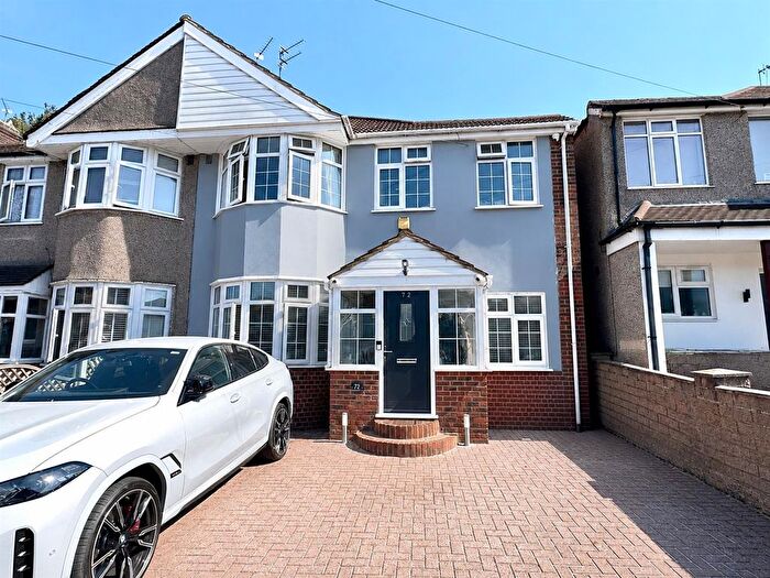 4 Bedroom Semi Detached House For Sale In Dorchester Avenue, Bexley, DA5