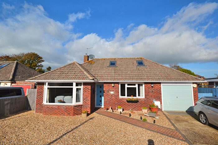 2 Bedroom Detached Bungalow For Sale In Binghams Road, Crossways, Dorchester, DT2