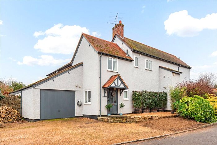 5 Bedroom Detached House For Sale In Clifton Road, Newton Blossomville, Bedfordshire, MK43