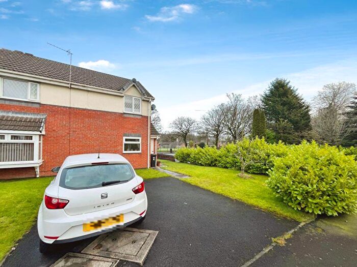 2 Bedroom Flat For Sale In Stanford Close, Stoneclough, M26