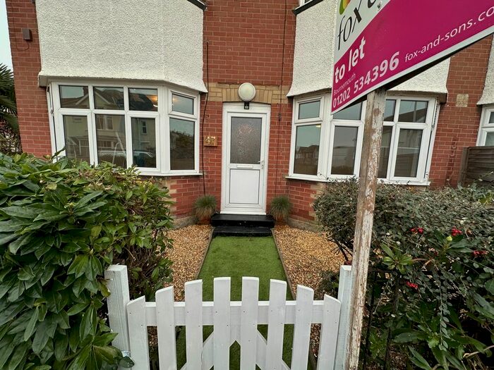 2 Bedroom Flat To Rent In Kimberley Road, Southbourne, Bournemouth, BH6