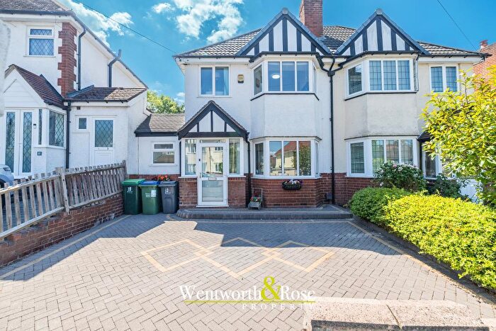 3 Bedroom Semi-Detached House For Sale In Grove Road, Oldbury, Birmingham, B68