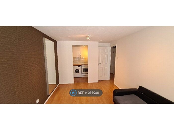 1 Bedroom Flat To Rent In Goosander Court, London, NW9