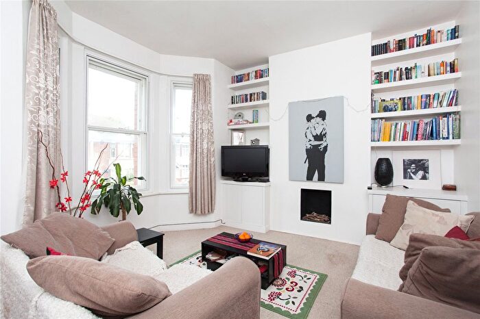 2 Bedroom Flat To Rent In Downton Avenue, Streatham Hill, Lambeth, London, SW2