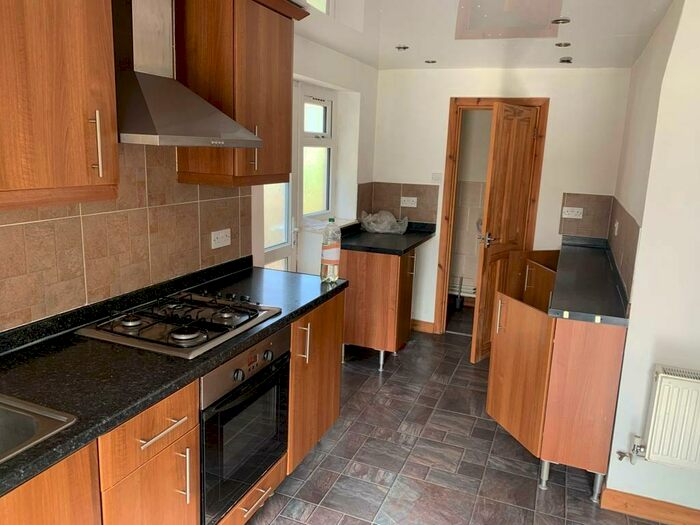 3 Bedroom Semi-Detached House To Rent In Masters Road, Leamington Spa, Warwickshire, CV31