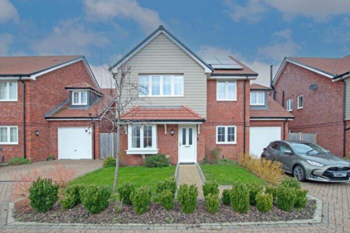 4 Bedroom Detached House For Sale In Augustus Avenue, Fordingbridge, SP6