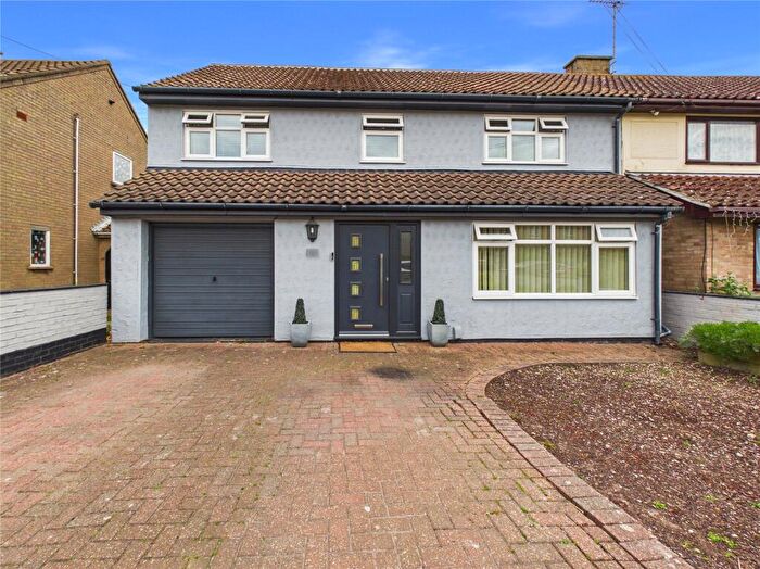 5 Bedroom Semi Detached House For Sale In Gloucester Avenue, Colchester, Essex, CO2